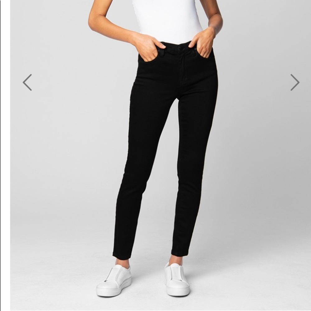Women’s black skinny jeans